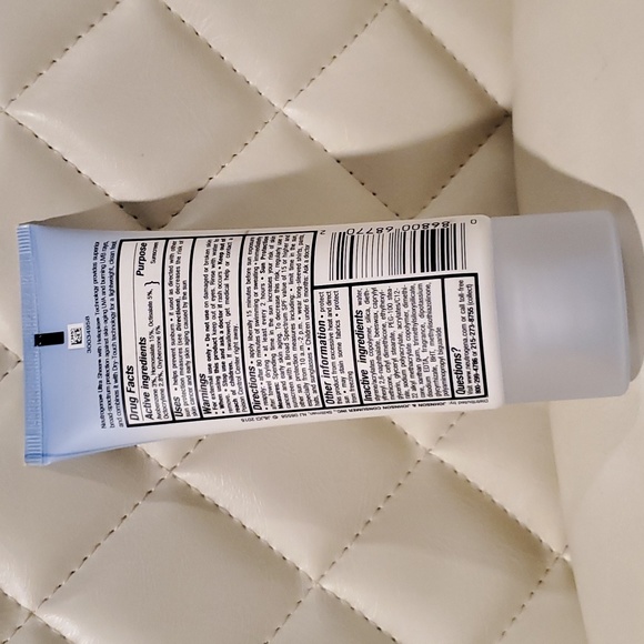 SPF 70 Neutrogena Ultra Sheer Dry-Touch Oxybenzone-Free Sunscreen Broad … - Picture 2 of 4